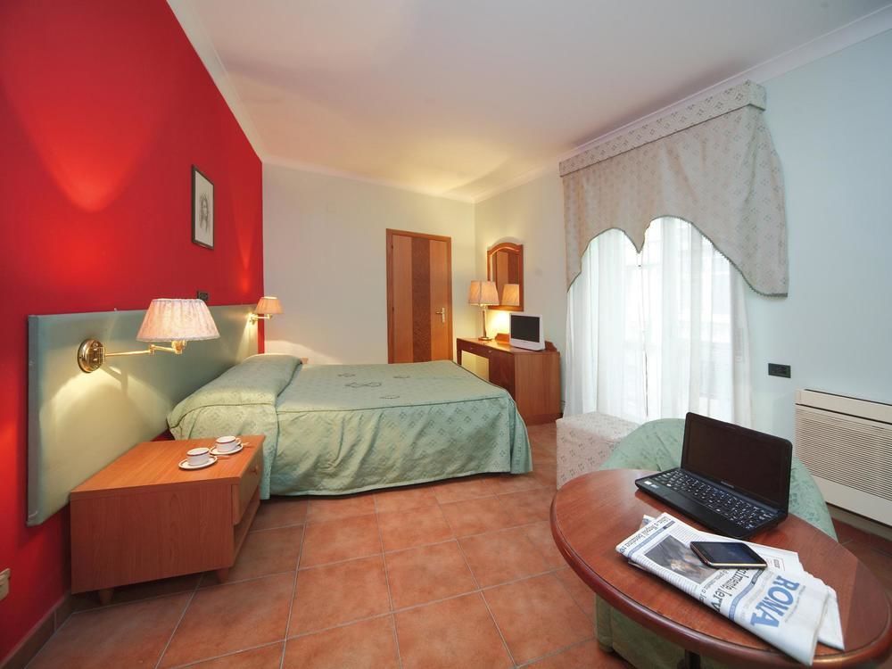 Hotel La Pace Napoli Cameră foto